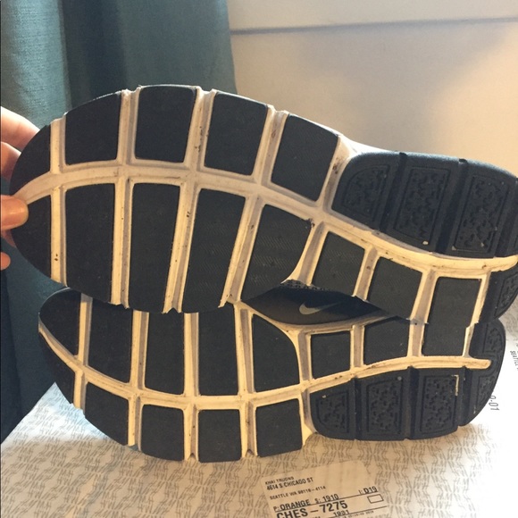 Nike Sock Dart Black and white - Picture 2 of 3